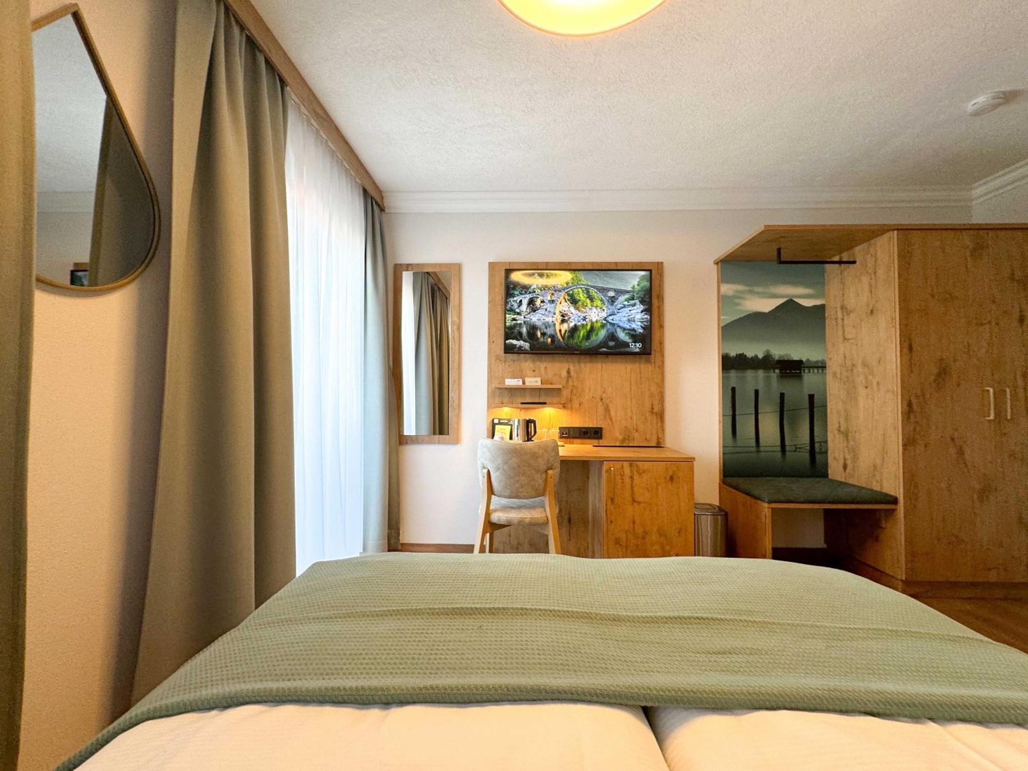 Hotel Schlossblick Chiemsee Prien am Chiemsee Ngoại thất bức ảnh